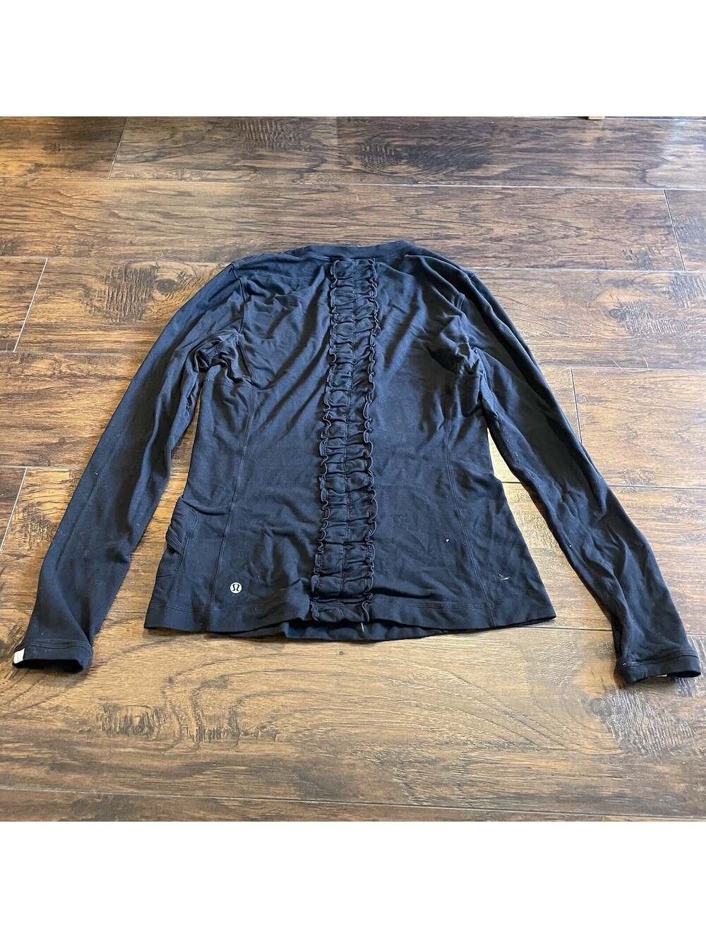Women "Lululemon"" blk long sleeve heavier top Size 12